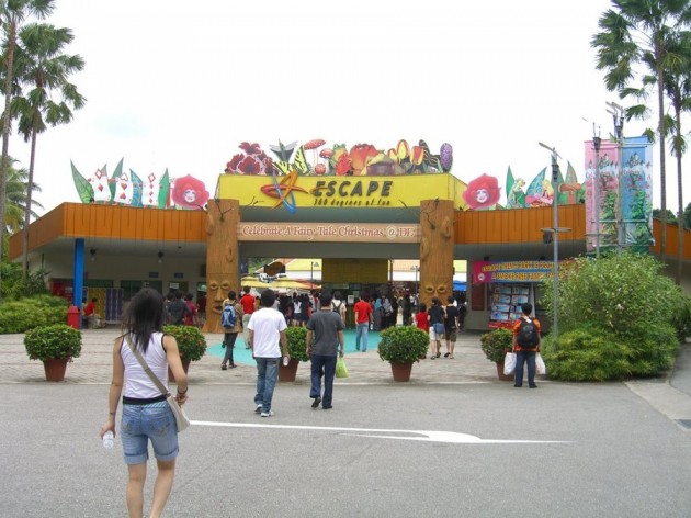 escape theme park