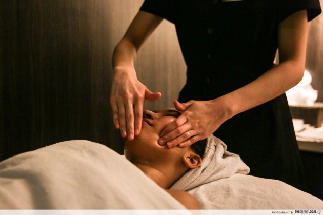 Jean Yip facial detox therapy massage