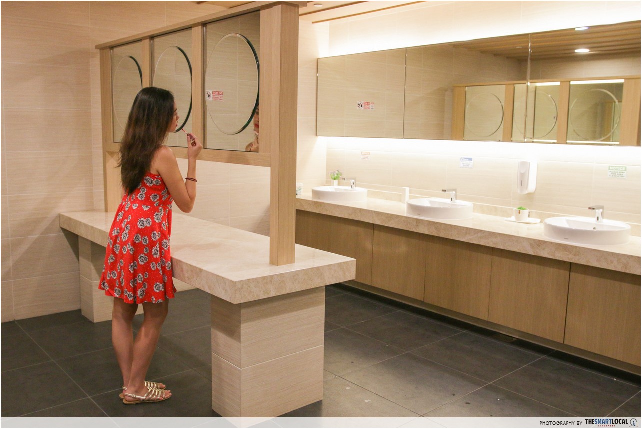 beautiful public toilet Japan food town wisma atria mirrors