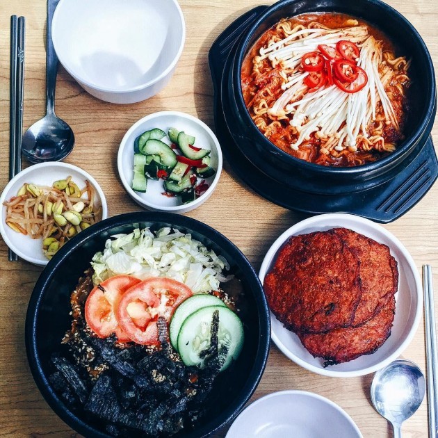 The Boneless Kitchen, vegetarian Korean restaurant, bibimbap