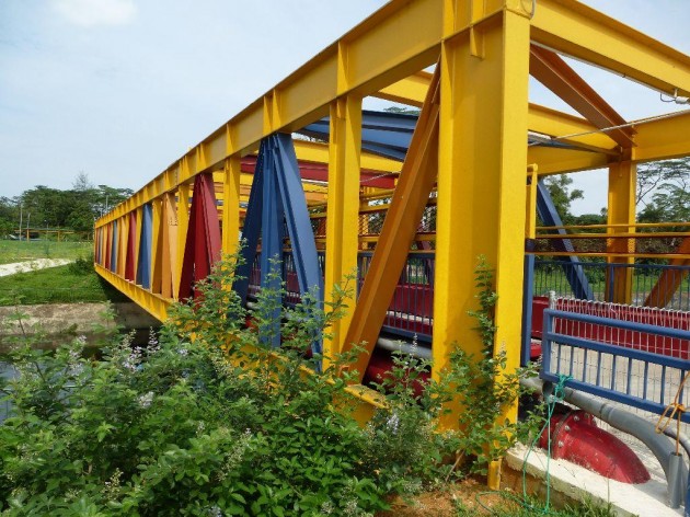 Quirky bridges Singapore Colourful Lego Bridge Mandai River