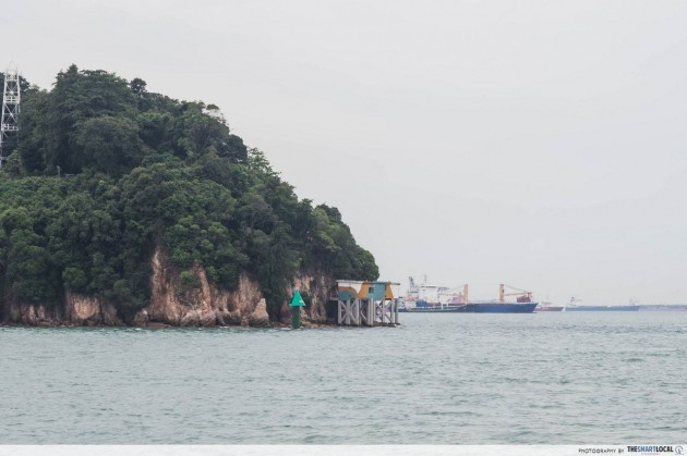 Keppel Harbour, Tanjong Rimau, green conical beacon