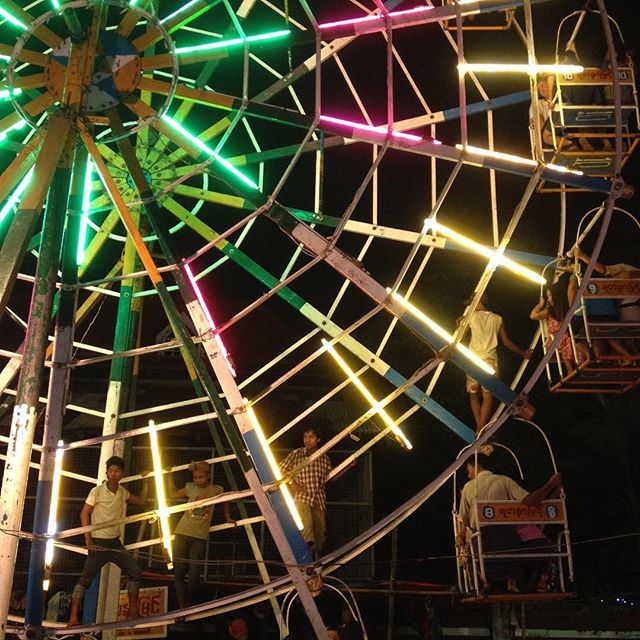 Human powered ferris wheel at Thadingyut Festival!