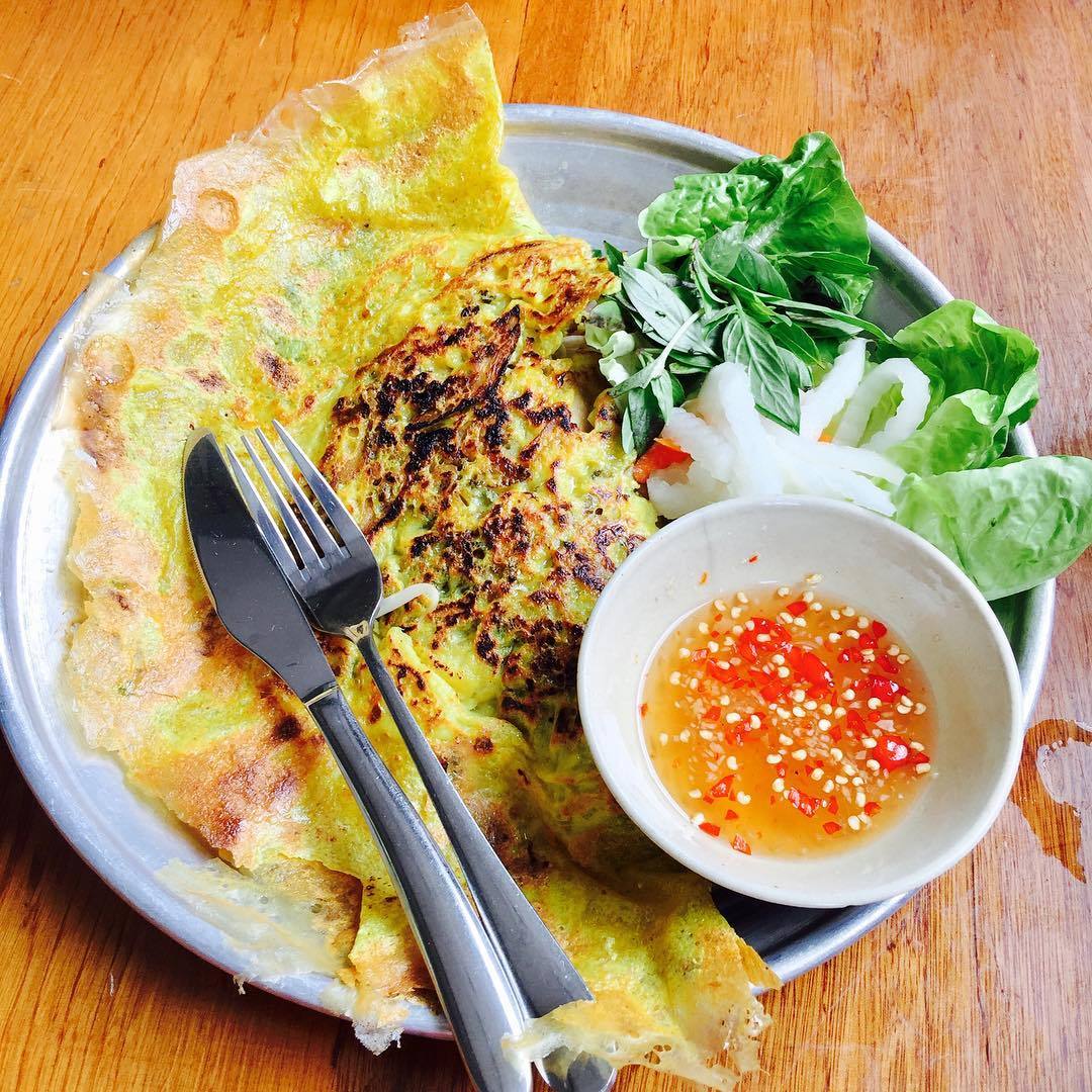 Vietnamese pancakes from Moc Quan