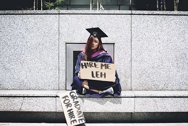 Elizabeth Boon's university graduation photoshoot