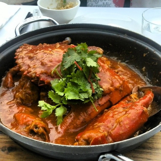 famous singapore chili crab 