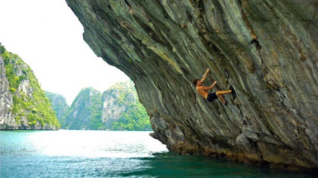 try out deep water soloing in vietnam