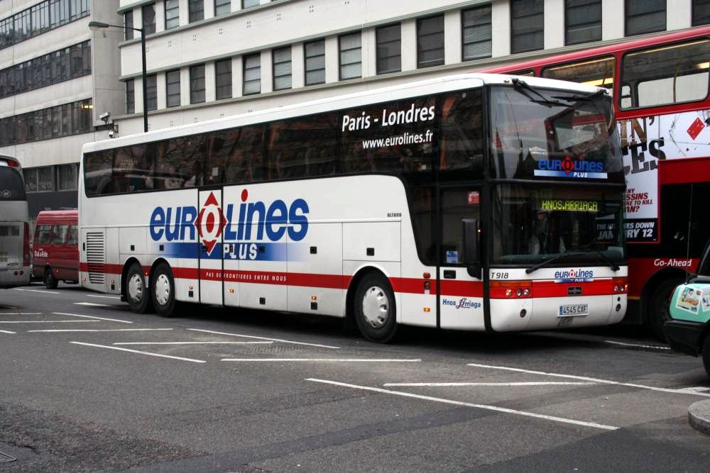 travel from Paris to London by bus