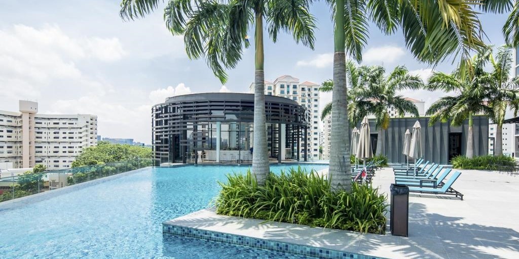 Hotel Alexandra infinity pool Singapore