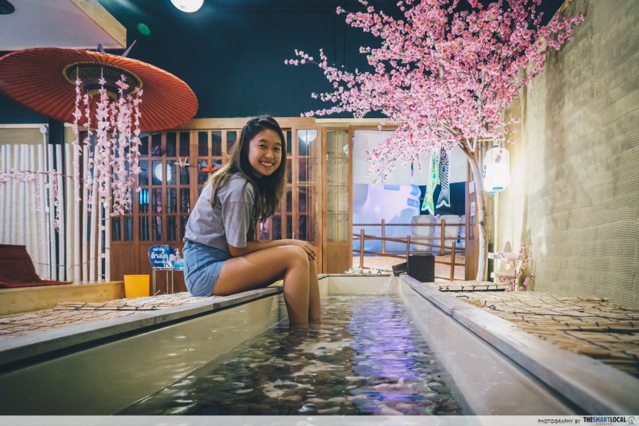 Soak your feet in hot water baths for free at Snow Town Bangkok