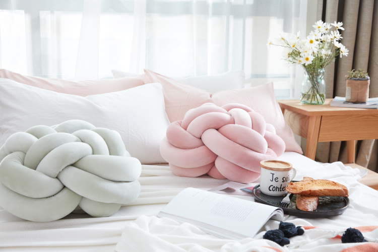 pastel taobao knotted pillows 