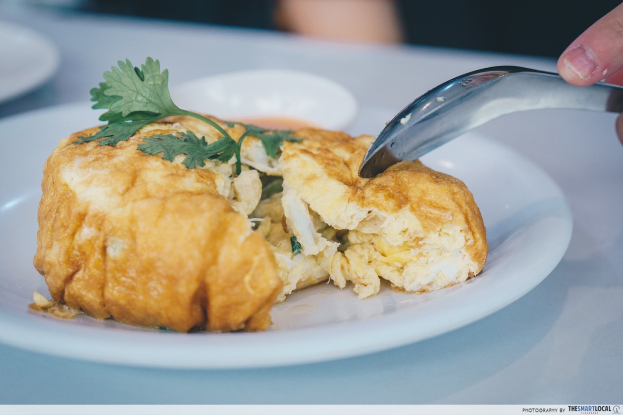 krua apsorn bangkok crab in egg omelette