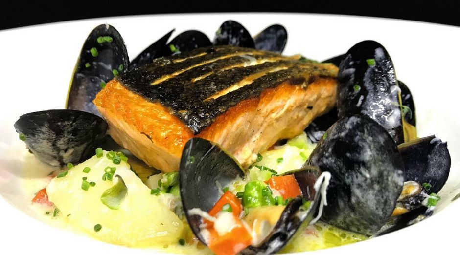 Saveur Christmas set meal 2017 Salmon & Mussels
