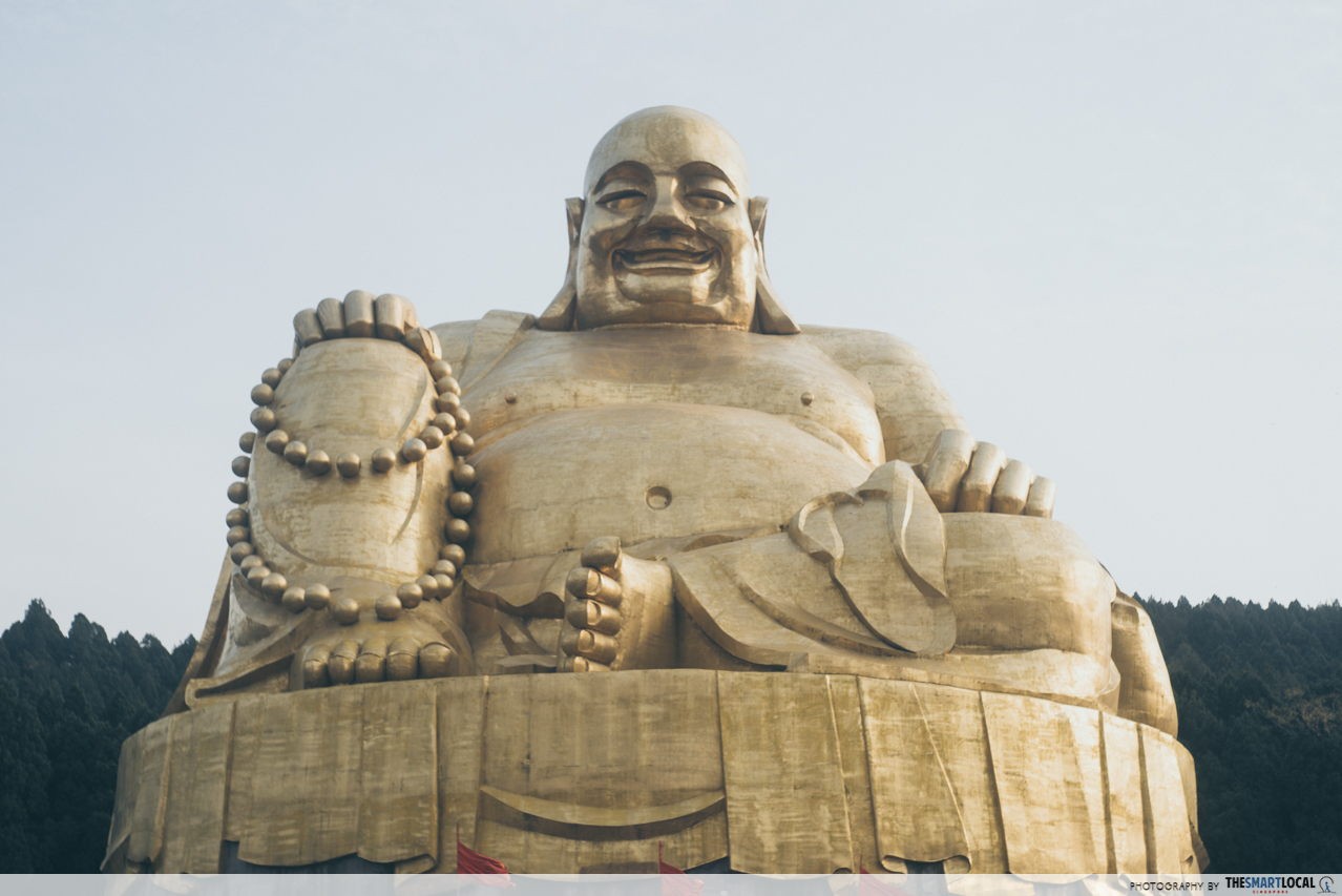 Fun attractions in Jinan China Qianfoshan 1000 Buddha Mountain giant statues