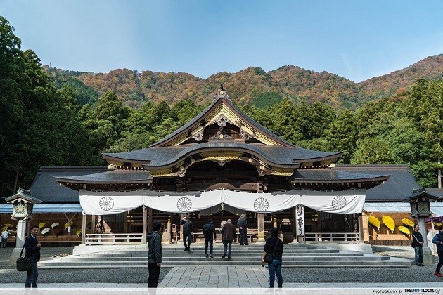 Yahiko Shrine is at the base of Mt Yahiko
