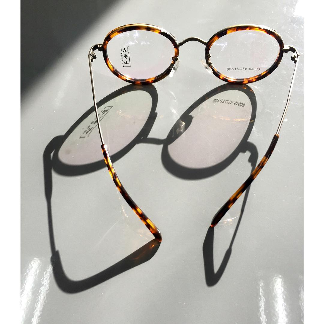 eyecon optical tortoiseshell frame glasses