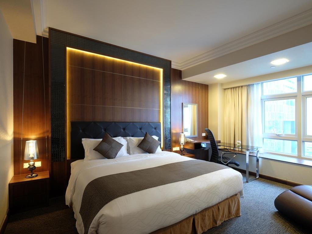 Hotels near clubs - orchid hotel room