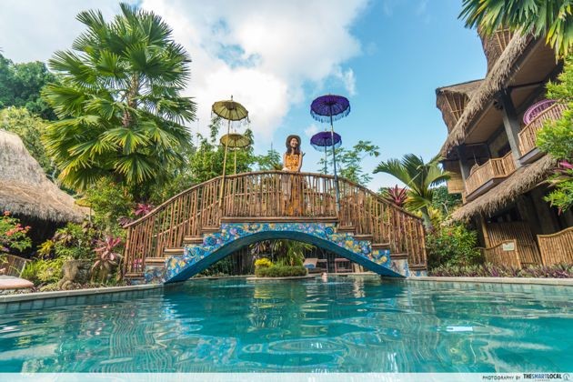 Bali - bridge and pool