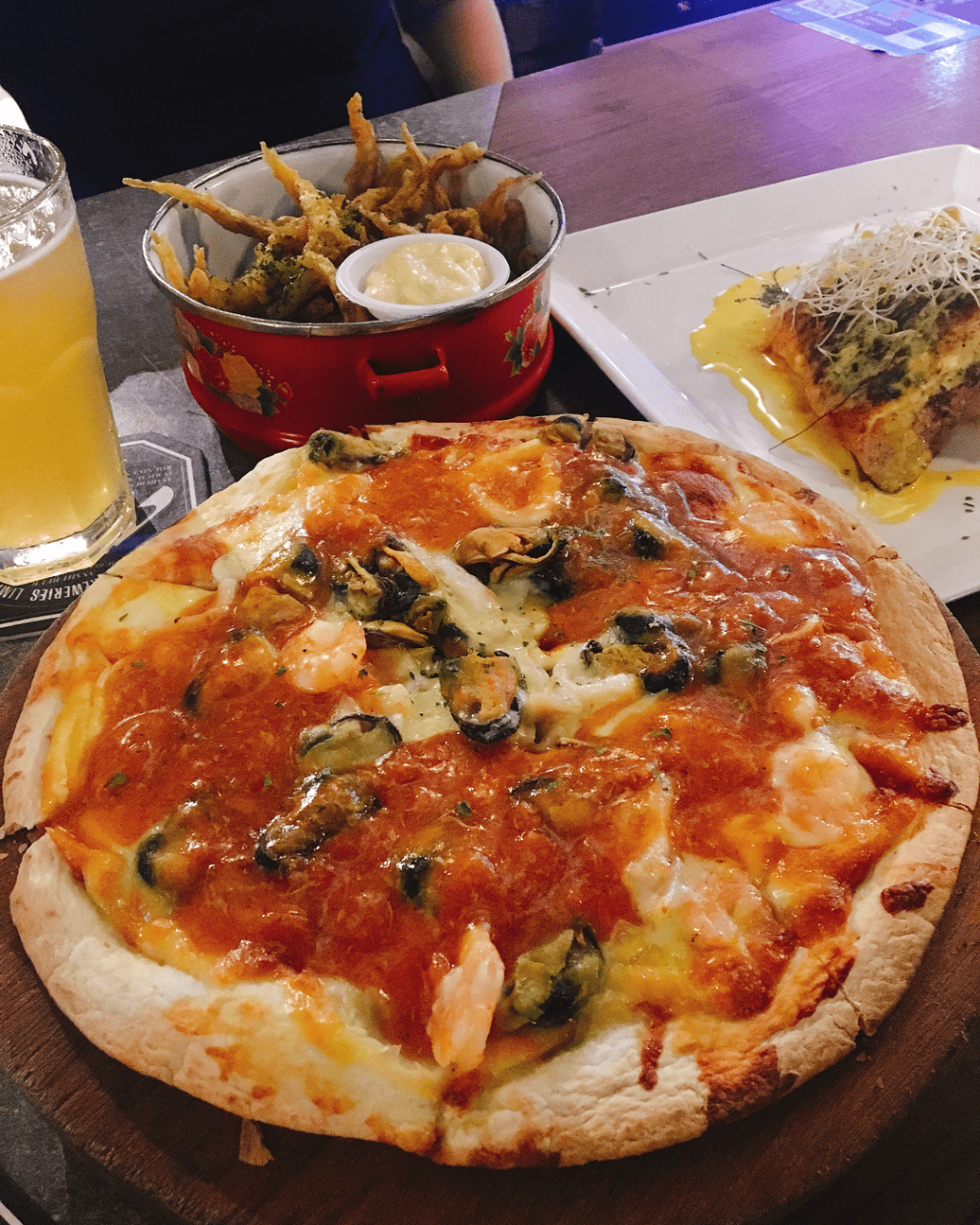 bar - seafood pizza