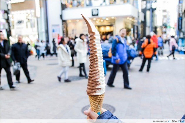 The Smart Local - Myeong-dong street food 32cm ice cream with chocolate and vanilla