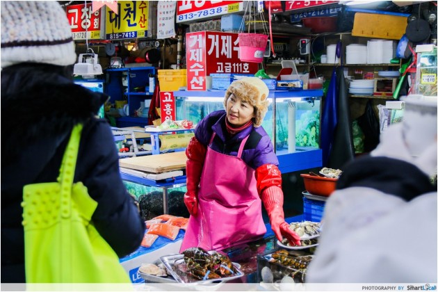 The Smart Local - Local seafood seller at the Noryangjin Fish Market