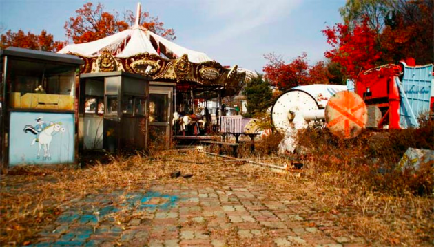 The Smart Local - Yongma Land, empty carousel