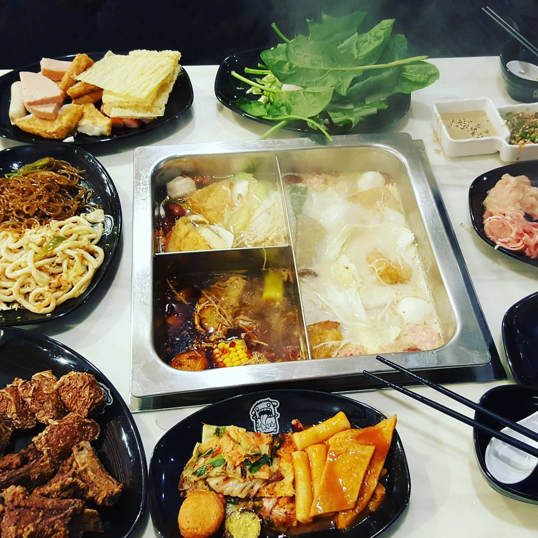 Cheap Korean Food In Singapore - GoroGoro Steamboat Buffet