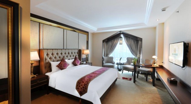 Al Meroz Hotel room