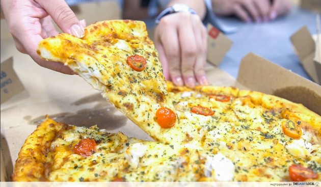 domino extra cheese pizza mozzarella free