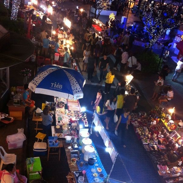 Major Ratchayothin Night Market