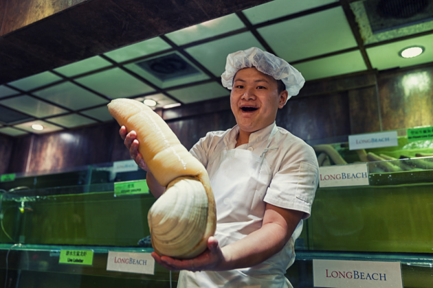 geoduck giant clam singapore expensive food seafood misleading