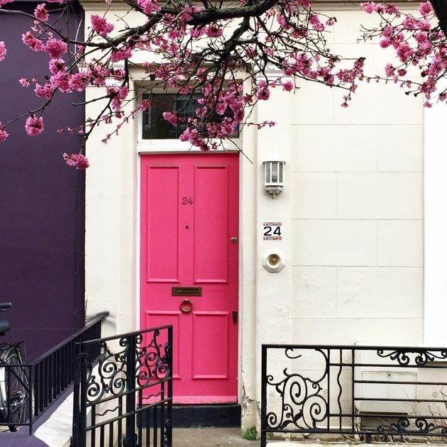 Colourful houses Notting Hill London photogenic spots instagram ootd