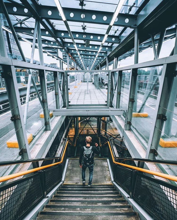 Canary Wharf Station photogenic instagram ootd spot London