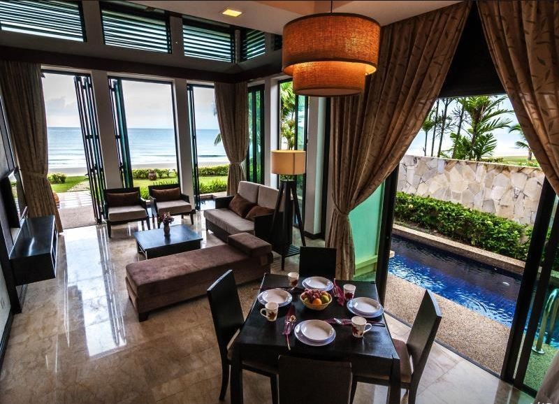 Borneo Beach Villas' Seaview Spa Suite