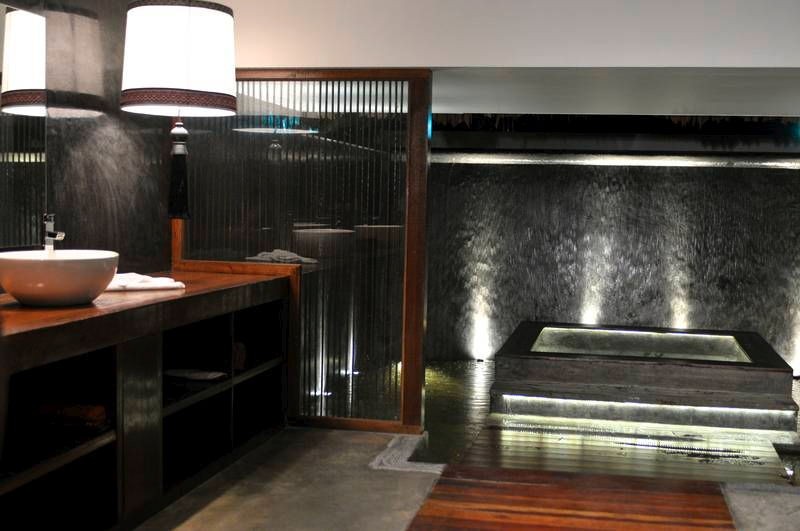 Villa Samadhi's Luxe Sarang Bathroom with Indoor Jacuzzi