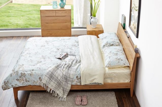 Tmall sale Taobao cheap home and living items scandinavian style wooden bed frame