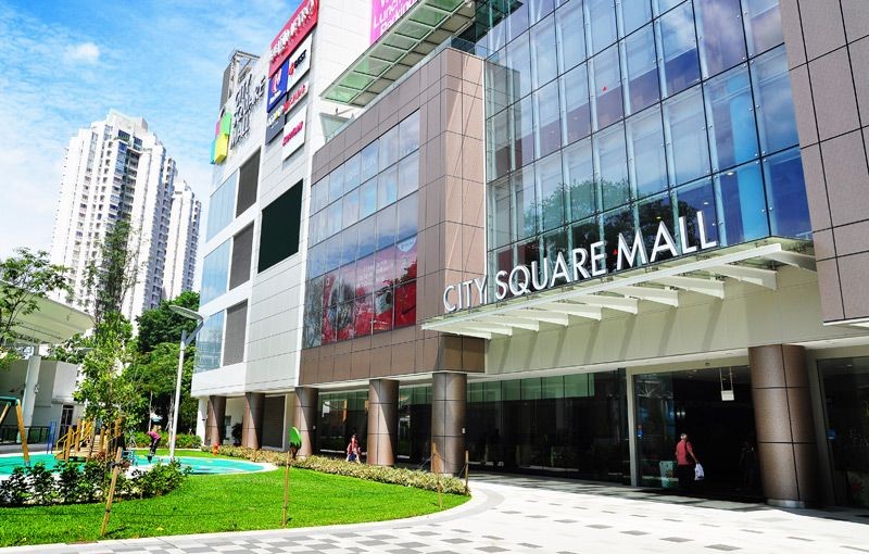 Multi layer facade at city square mall