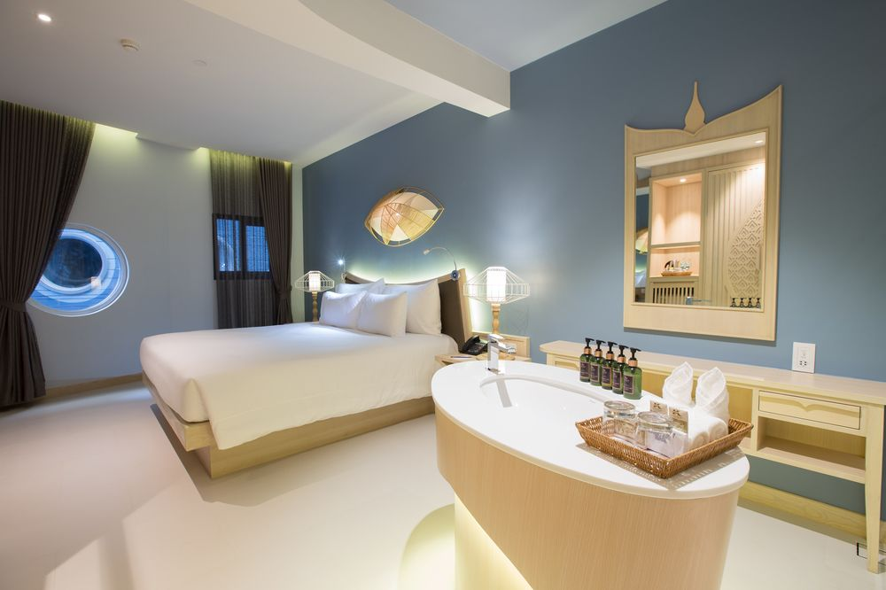 Cheap couple vacations in Asia Beyong Patong @ Phuket hotel 