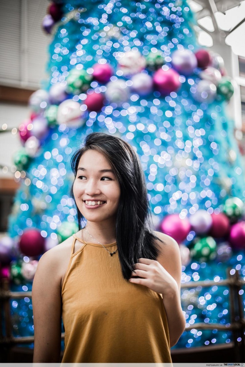 get a galaxy-like blurred-out background at Jurong Point's Christmas Tree