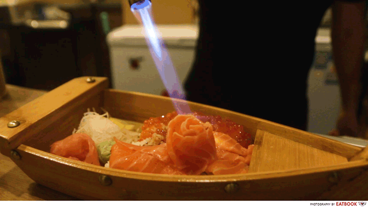 A new year, a fresh diet (32) - Aburi torched salmon