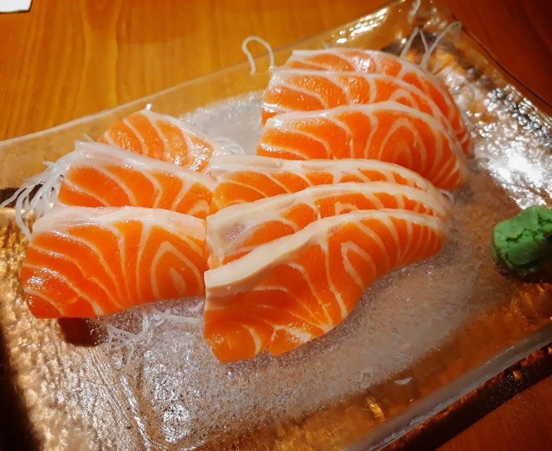 sashimi - sushi goshin salmon sashimi