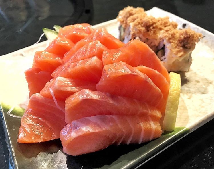 tunglok seafood - salmon sashimi 