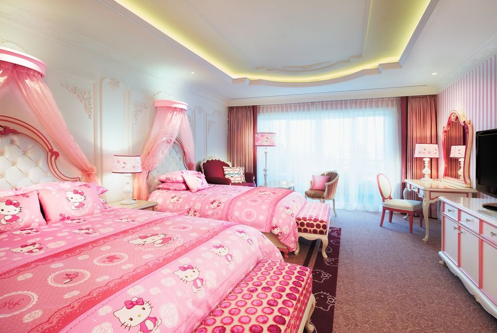 Hello Kitty hotels near Singapore