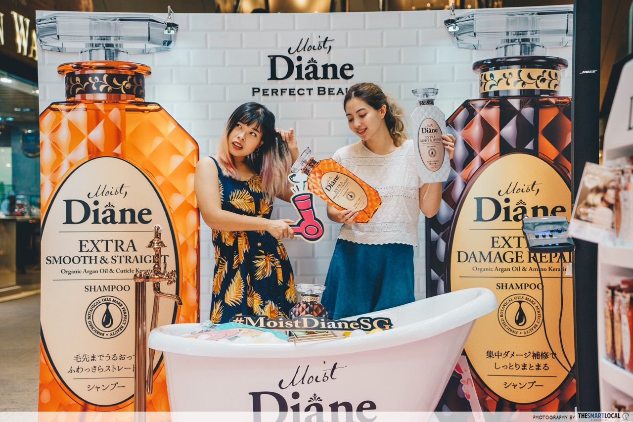 Moist Diane - photo booth with bathtub