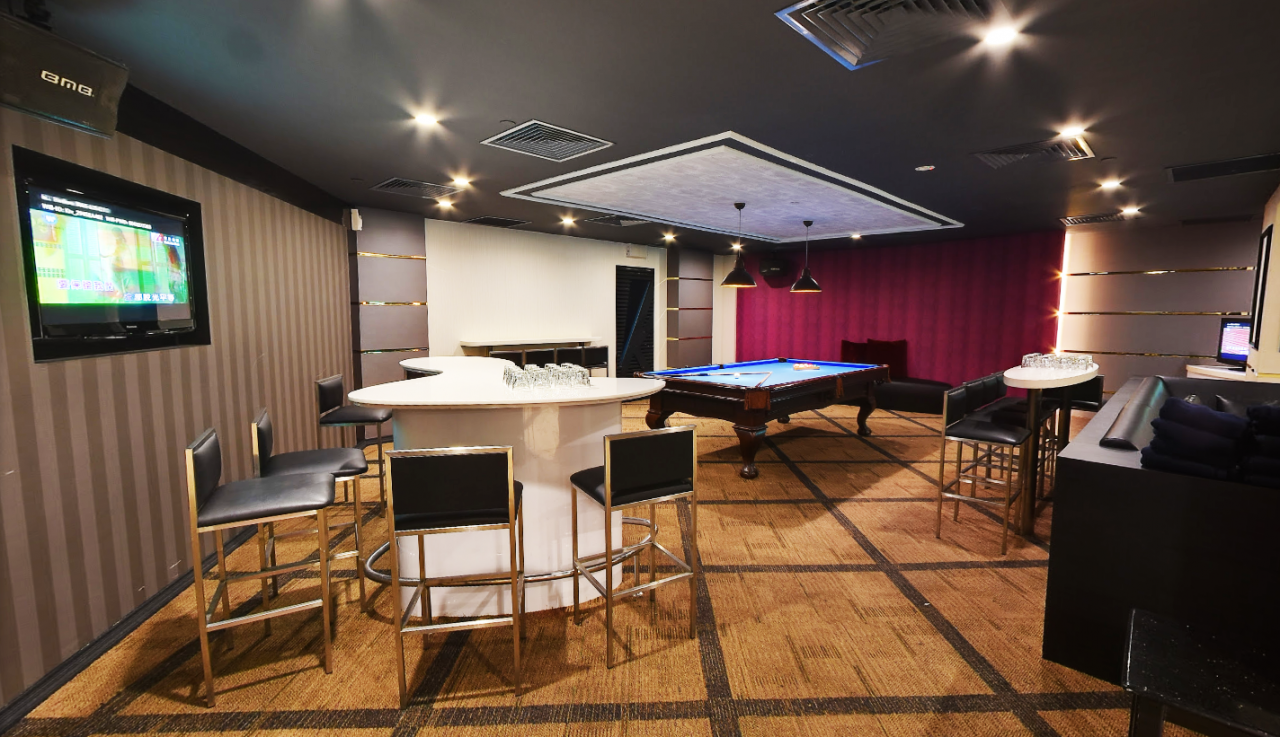 Karaoke Town - K suites VIP lounge pool table