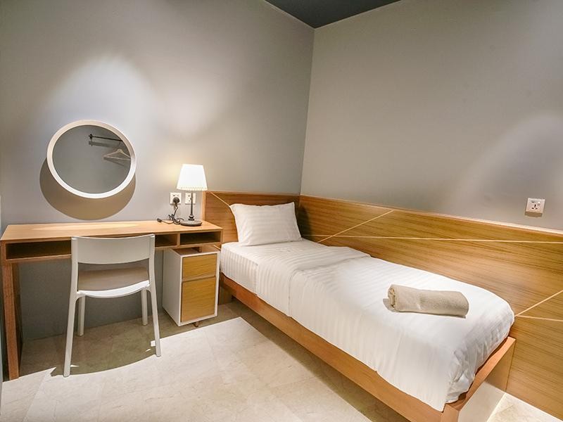 KL Hotels - The bed klcc single pod suites