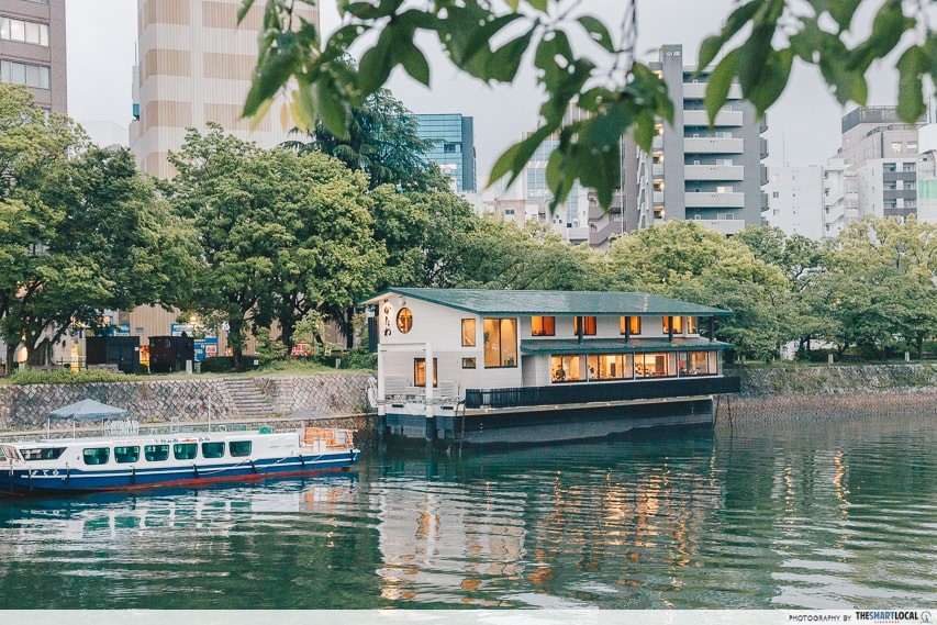 kanawa floating restaurant