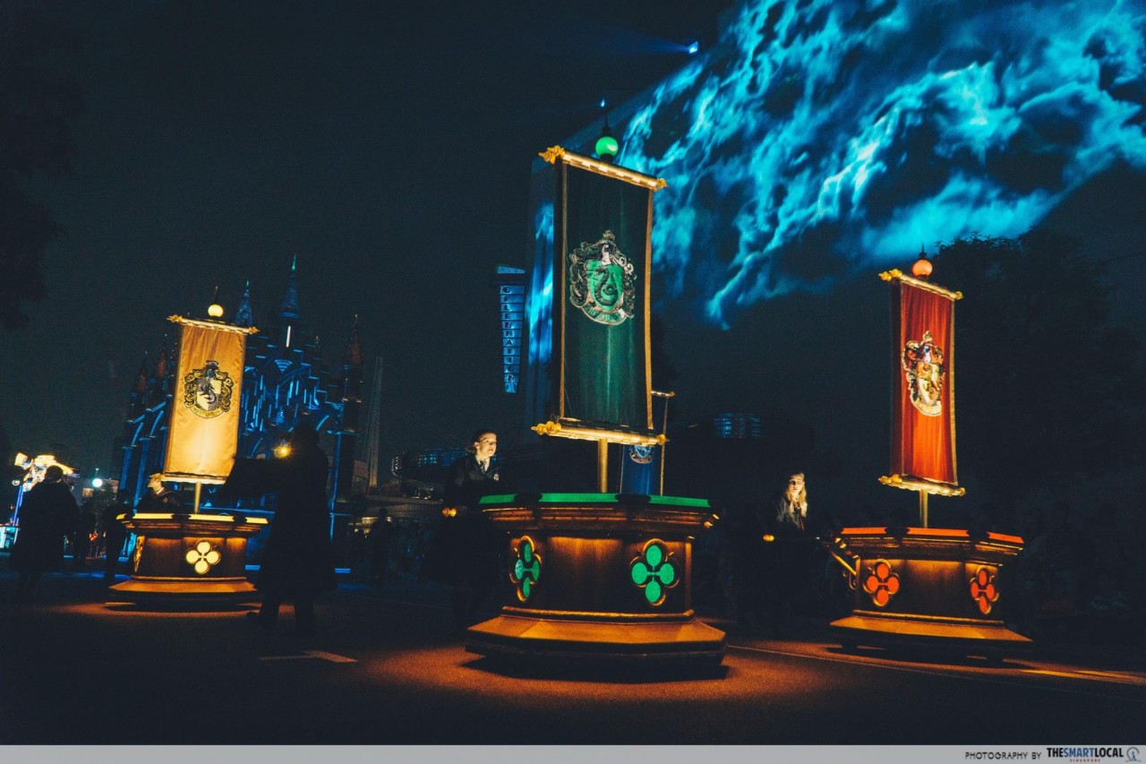 USJ - Universal Spectacle Night Parade The Best of Hollywood 4 hogwarts houses