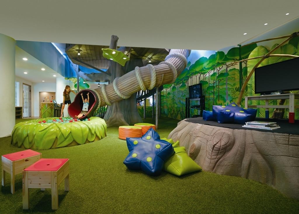 8 Kid-Friendly Hotels For Family Staycations In Singapore - Cartoon