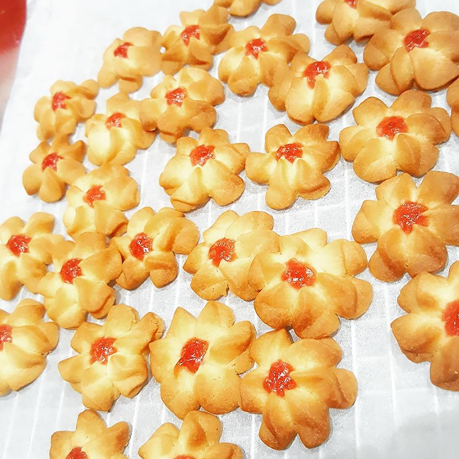 chinese new year flower cookies